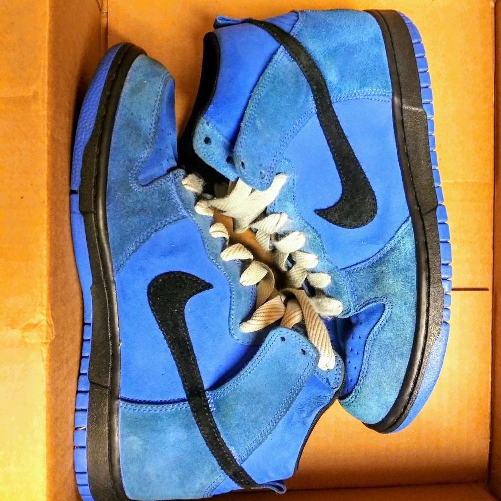 Size 8.5 men's Nike Air Classic shoes/FREE GIFTS